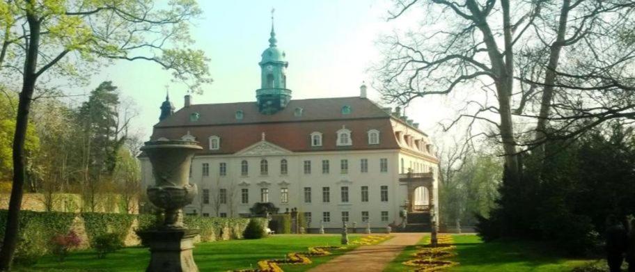 Ruhig Und Spartanisch Wohnen Im Denkmal Lichtenwalde Exterior photo
